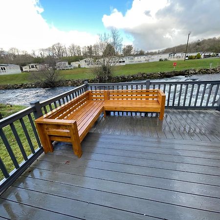 Stunning 3 Bed Riverside Cabin In Snowdonia Caeathro Exteriér fotografie