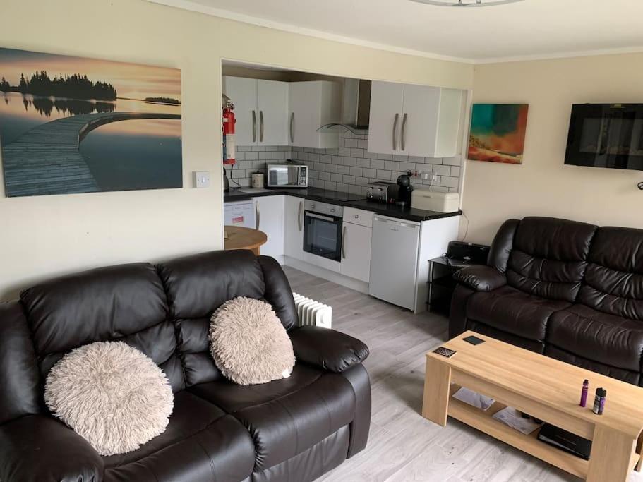 Stunning 3 Bed Riverside Cabin In Snowdonia Caeathro Exteriér fotografie