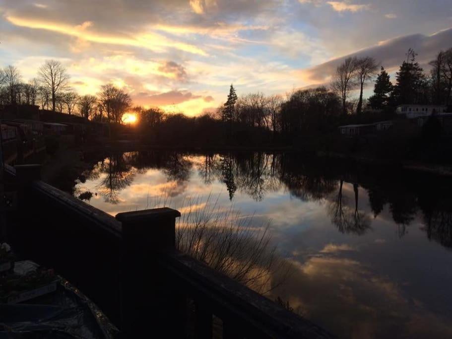 Stunning 3 Bed Riverside Cabin In Snowdonia Caeathro Exteriér fotografie