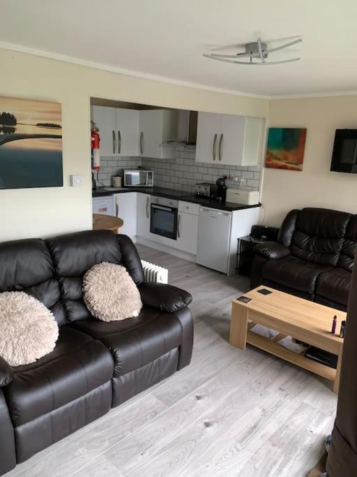 Stunning 3 Bed Riverside Cabin In Snowdonia Caeathro Exteriér fotografie
