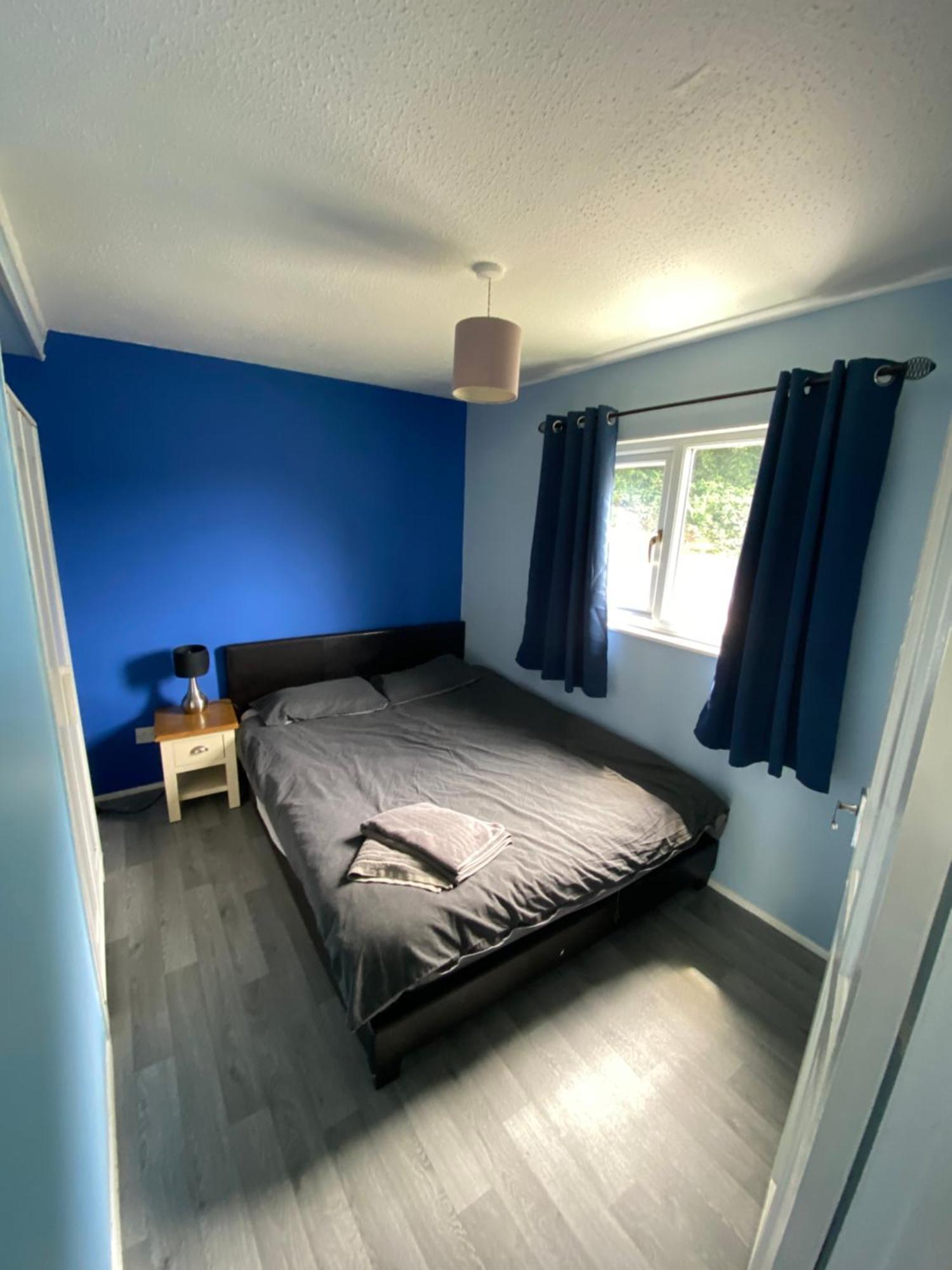 Stunning 3 Bed Riverside Cabin In Snowdonia Caeathro Exteriér fotografie