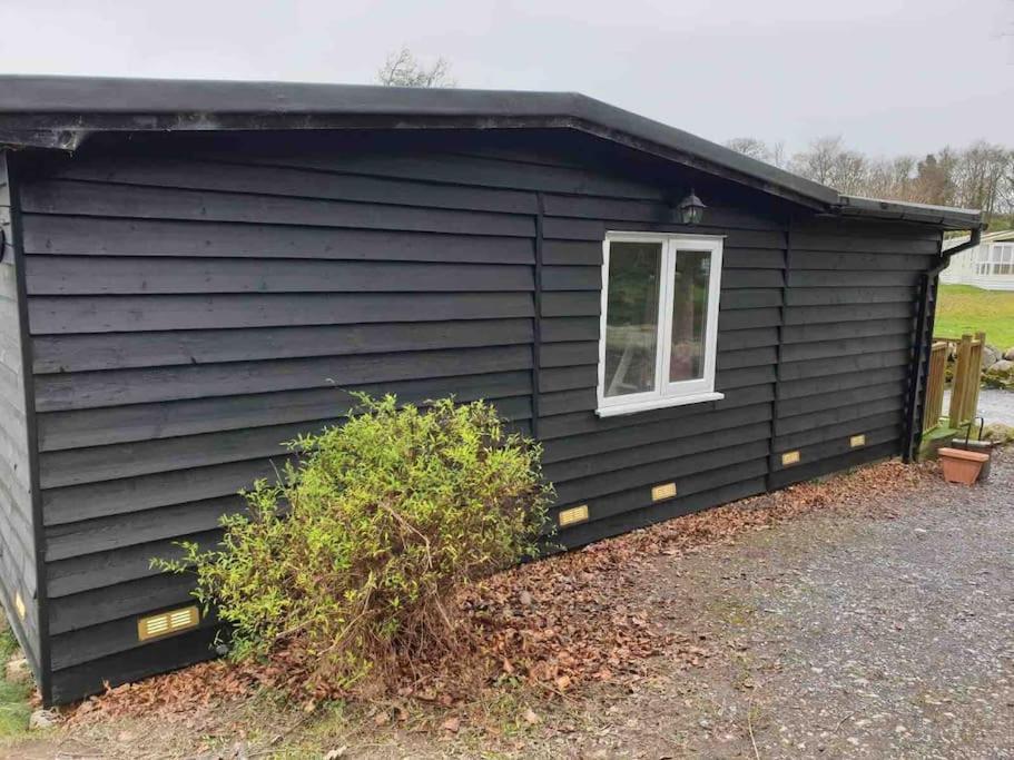 Stunning 3 Bed Riverside Cabin In Snowdonia Caeathro Exteriér fotografie